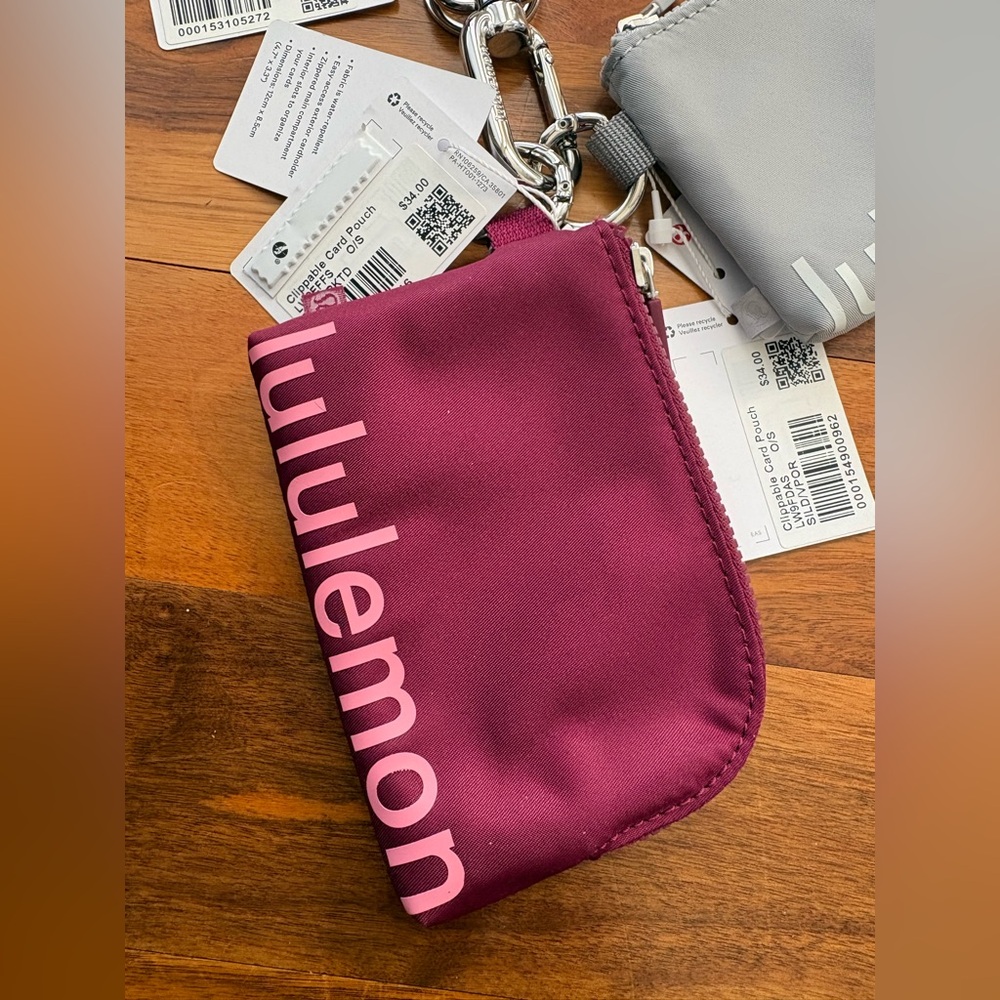 lululemon wristlet dual keyring in light gray & burgundy pouch Larger size, NEW - Picture 4 of 6